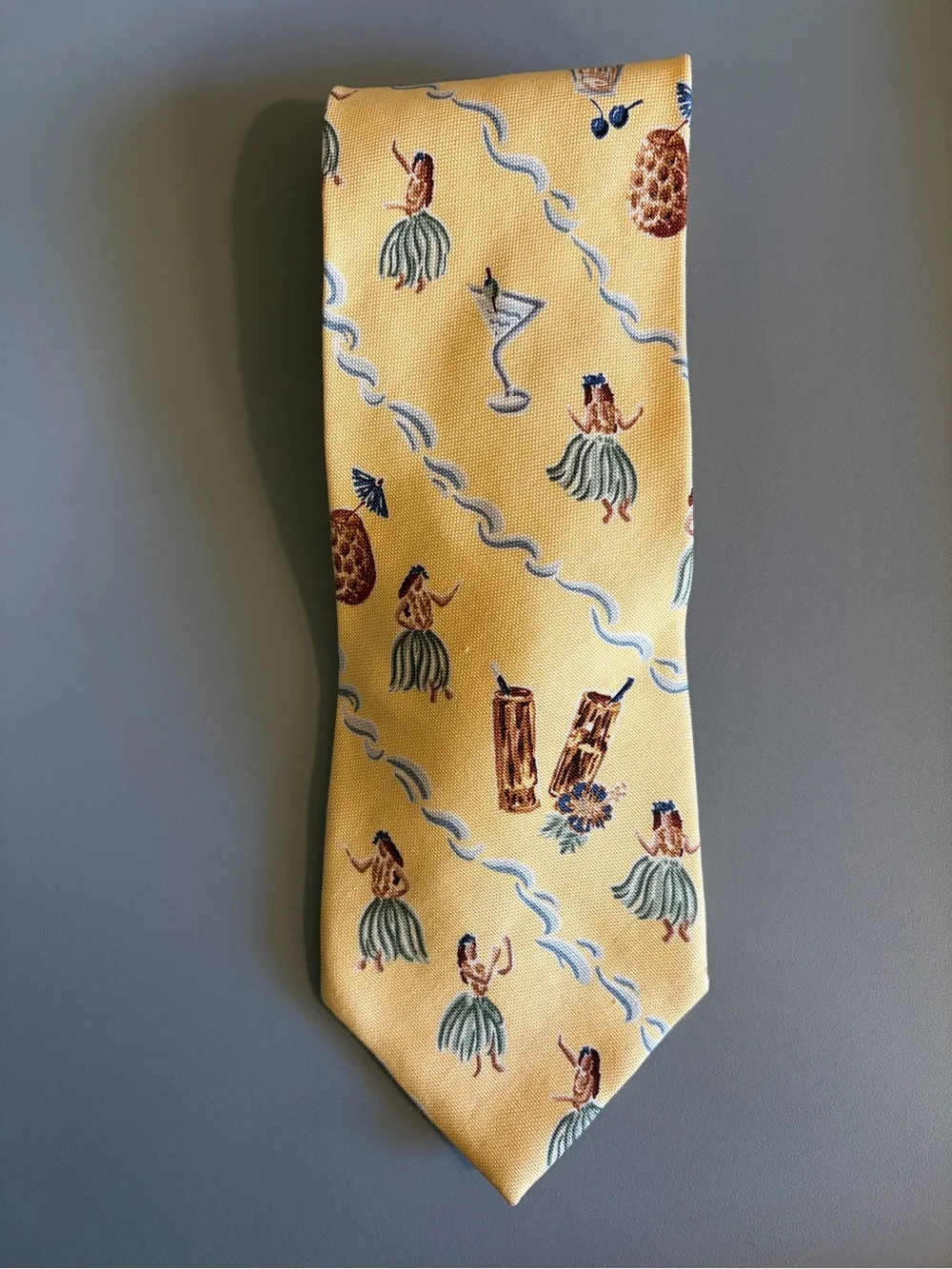 Kahala Hawaiian Islands Yellow Hula Tiki Novelty Necktie